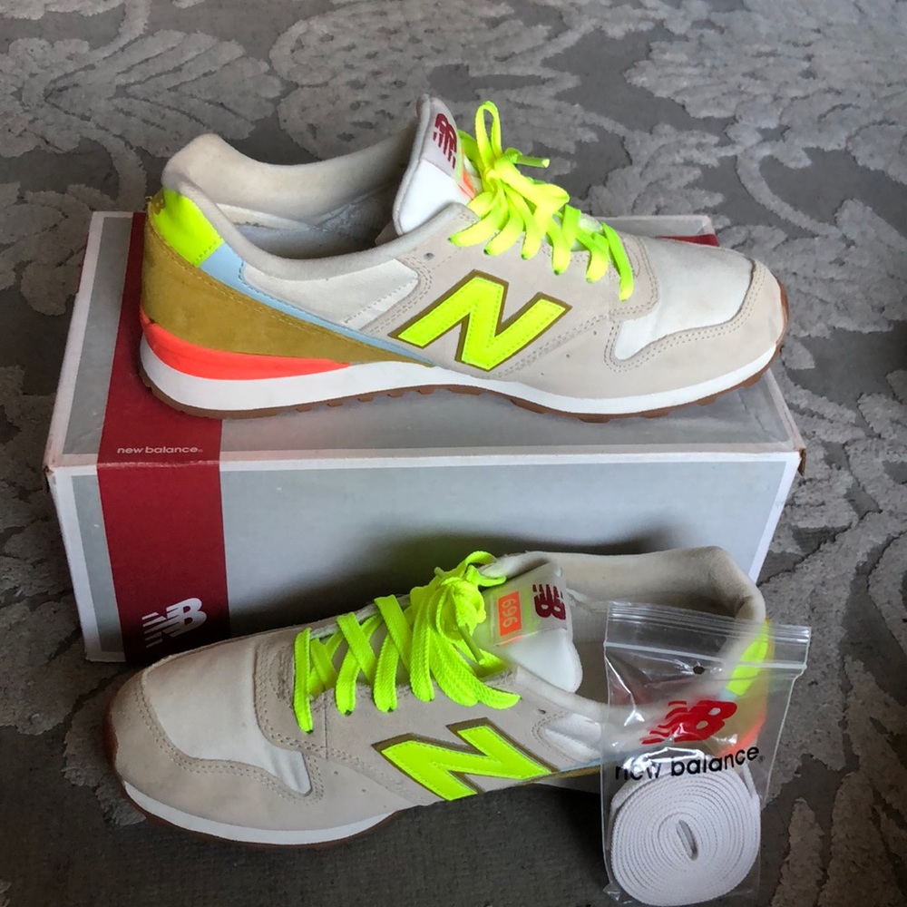 New Balance women’s sneaker size 11